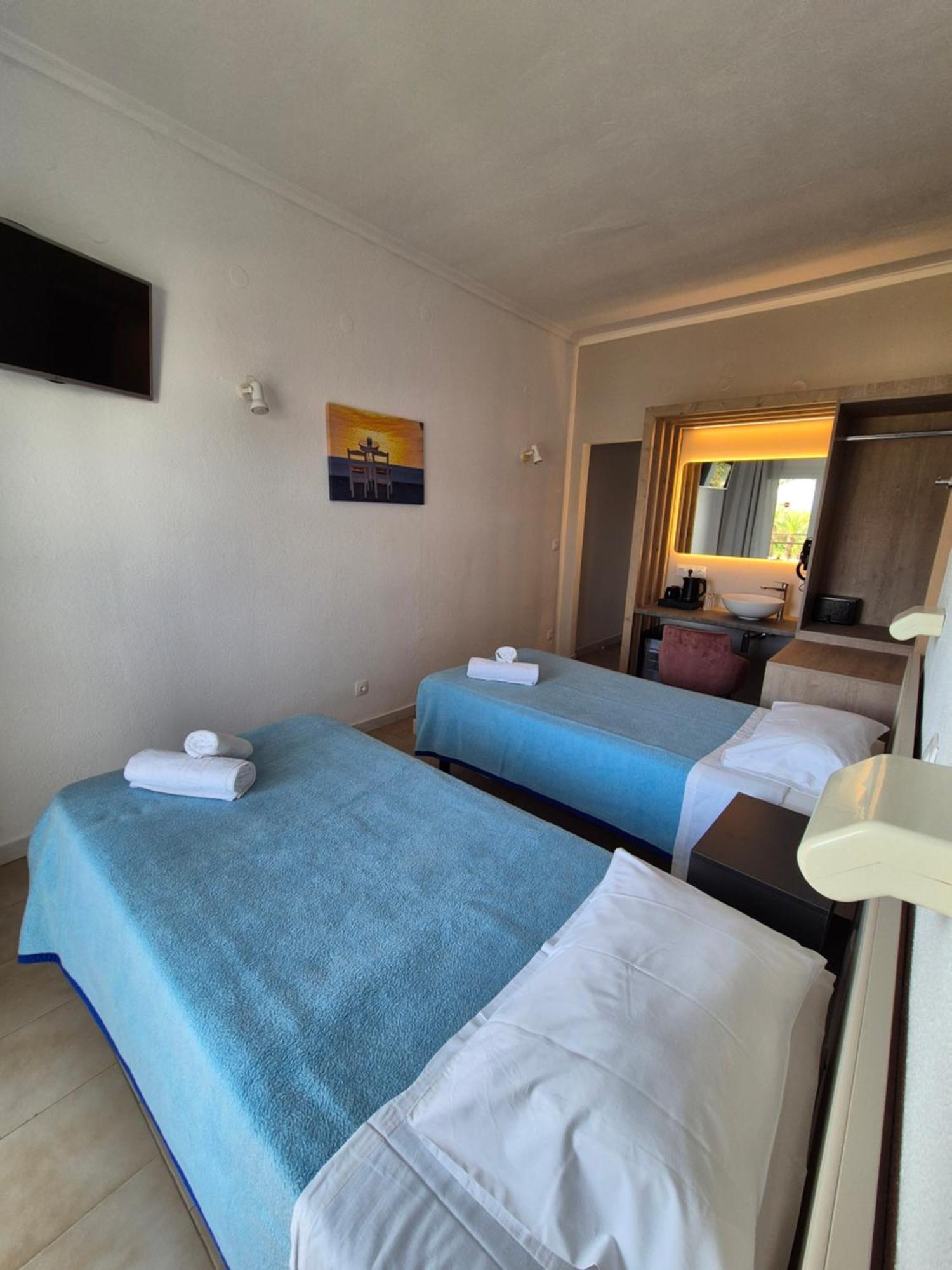 Morfeas Hotel Kavos Bilik gambar