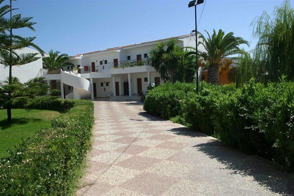 Morfeas Hotel Kavos Luaran gambar